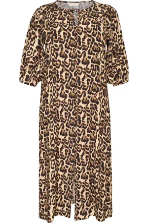 Kaffe Sukienki, Kobieta, brązowy, 6XL, Sukienka w Lampardowym Wzorze