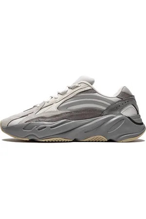 Yeezy Buty, Mężczyzna, Szary, 38 2/3 EU, Sneakersy Streetwear z Wygodnym Dopasowaniem