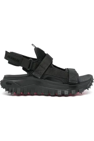 Moncler Buty, Mężczyzna, Czarny, 42 EU, Czarne Sandały Trailgrip z siatką