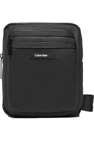 Calvin Klein Torebki, Mężczyzna, Czarny, ONE SIZE, Czarna torba na ramię z gumową naszywką