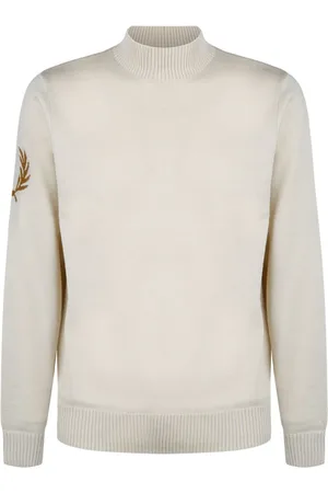Fred Perry Swetry, Mężczyzna, Biały, L, Kremowy Sweter z Włóczki z Wysokim Kołnierzem