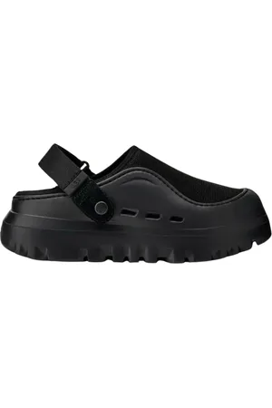 UGG Buty, Mężczyzna, Czarny, 41 EU, Konturowe chodaki do streetwearowych zestawów