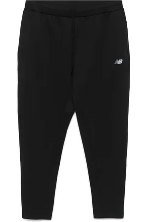 New Balance Spodnie, Mężczyzna, Czarny, M, Czarne Szorty z Elastycznym Pasem