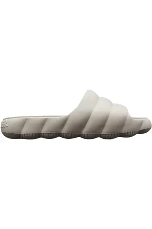 Moncler Buty, Mężczyzna, Biały, 40 EU, Pikowane Offwhite Letnie Klapki