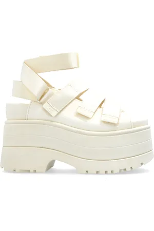 UGG Buty, Kobieta, Beżowy, 40 EU, Sandały na platformie `Goldenrise`