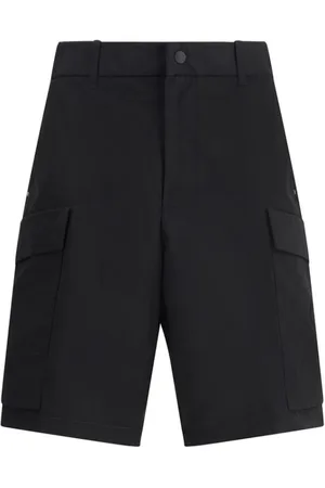 Moncler Szorty, Mężczyzna, Czarny, L, Stylowe Cargo Shorts z Ikonicznym Patchem