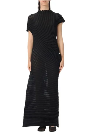 Issey Miyake Sukienki, Kobieta, Czarny, M, Czarna Plisowana Sukienka Maxi