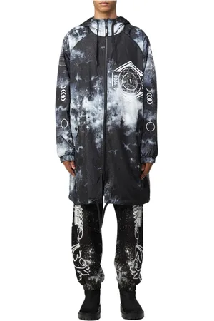 VERSACE Płaszcze, Mężczyzna, Czarny, M, Elegancki Czarny Płaszcz z Nowoczesnym Stylem