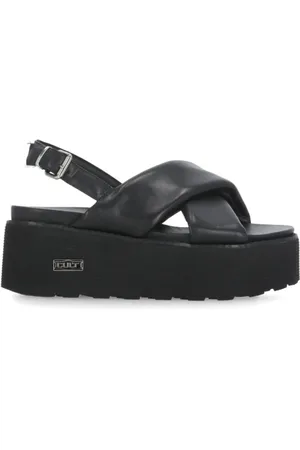 Cult Buty, Kobieta, Czarny, 36 EU, Czarne skórzane sandały z metalowym logo
