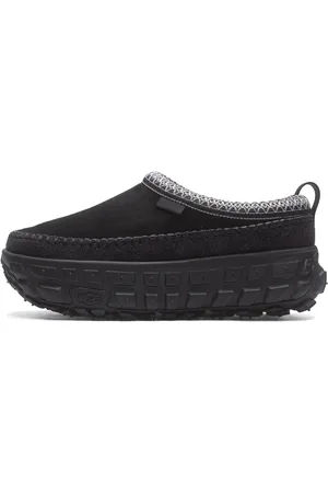 UGG Buty, Mężczyzna, Czarny, 40 EU, Zamsz, Nowoczesne Czarne Zamszowe Buty Przyjazne Dla Środowiska