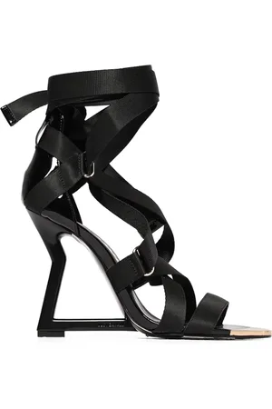 Roberto Cavalli Buty, Kobieta, Czarny, 41 EU, Poliester, Czarny Sandał z Lakierowanej Skóry i Rzeźbionym Obcasem