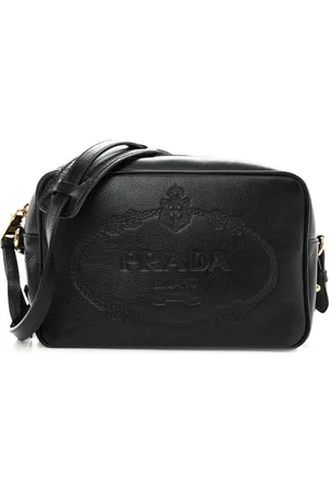 Prada Torebki, Kobieta, Czarny, ONE SIZE, Torebka na ramię z tłoczonym logo ze skóry