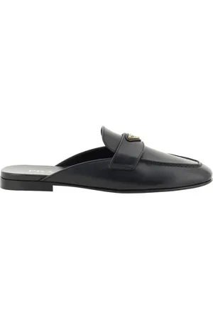 Prada Buty, Kobieta, Czarny, 40 EU, Skórzane klapki z ikoniczną płytą