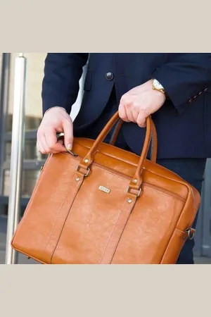 Solier Skórzana torba męska na laptopa 17" jasnobrązowa