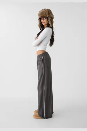 Stradivarius Pluszowe spodnie wide leg z ozdobnym obszyciem