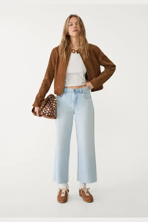 Stradivarius Jeansy przed kostkę o prostym kroju D96
