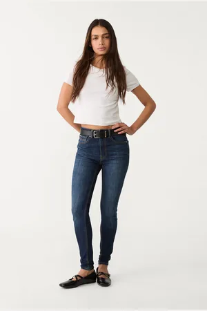 Stradivarius D07 Jeansy skinny fit z regularnym stanem