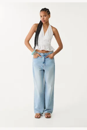 Stradivarius Top z dekoltem halter z haftem