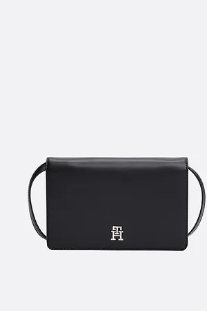 Tommy Hilfiger Portfel podróżny z klapką na magnes