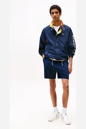 Tommy Hilfiger Szorty o regularnym kroju z naszywką z flagą